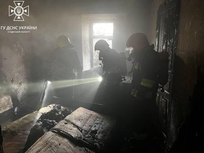 Через аварійну роботу каміна на Одещині одна дитина загинула, друга разом з батьком у лікарні Через аварійну роботу каміна на Одещині одна дитина загинула, друга разом з батьком у лікарні