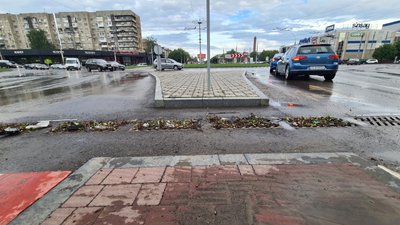 Підтоплені вулиці та вода у будинку: які наслідки негоди у Чернівцях Підтоплені вулиці та вода у будинку: які наслідки негоди у Чернівцях