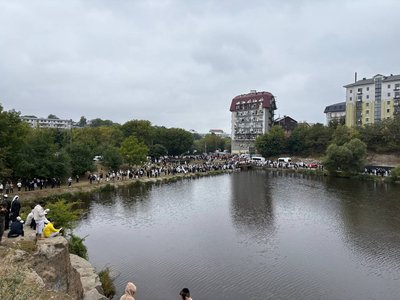 «Віддали гріхи воді»: в Умані завершилося святкування Рош га-Шана «Віддали гріхи воді»: в Умані завершилося святкування Рош га-Шана