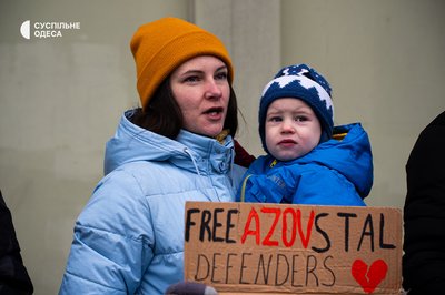 "Не мовчи! Полон вбиває!": в Одесі відбулась чергова акція на підтримку військовополонених "Не мовчи! Полон вбиває!": в Одесі відбулась чергова акція на підтримку військовополонених