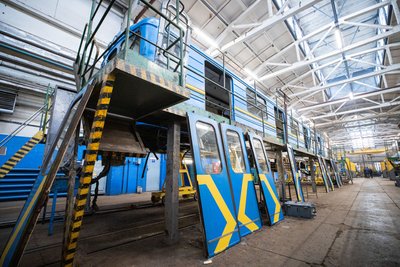 Як у київському метро лагодять вагони: ремонт одного триває близько місяця Як у київському метро лагодять вагони: ремонт одного триває близько місяця