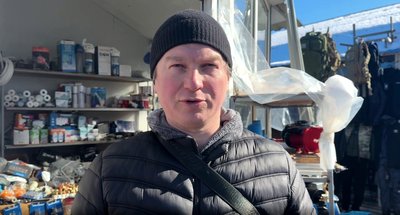 "Трусило, летіли уламки". Що розповідають продавці з ринку у Слов'янську після удару дрона вранці у неділю "Трусило, летіли уламки". Що розповідають продавці з ринку у Слов'янську після удару дрона вранці у неділю