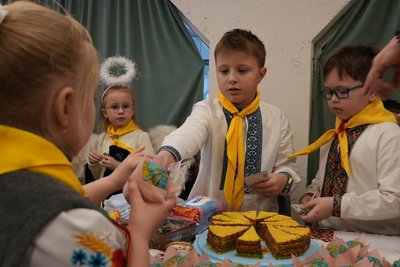 Ярмарок, акція "Різдвяна свічечка", організація "Пласт", Івано-Франківськ