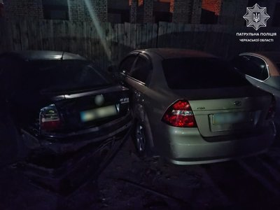 У Черкасах зіштовхнулися шість автомобілів У Черкасах зіштовхнулися шість автомобілів