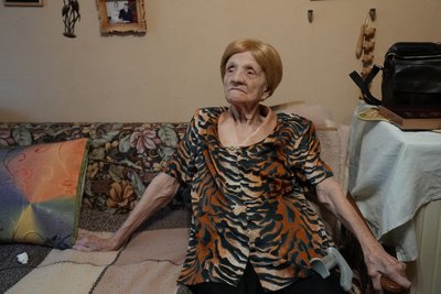 "Зір і слух поганий, а новини слухає постійно". про життя 100-річної сумчанки Віри Сіренко "Зір і слух поганий, а новини слухає постійно". про життя 100-річної сумчанки Віри Сіренко