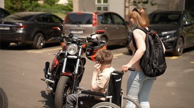 Подарувати настій дітям: байкери завітали до маленьких пацієнтів Черкаського центру онкології Подарувати настій дітям: байкери завітали до маленьких пацієнтів Черкаського центру онкології