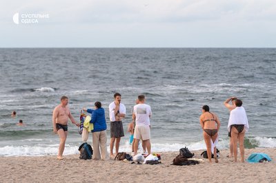 Вересневі ранки на Ланжероні: спорт, риболовля та прогулянки біля моря в Одесі, фоторепортаж