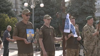 Віддали останню шану: в Черкасах попрощалися з двома захисниками