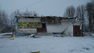 “Продавчиня і відвідувачка магазину загинули”: як виживають мешканці села Спірне на прикордонні “Продавчиня і відвідувачка магазину загинули”: як виживають мешканці села Спірне на прикордонні