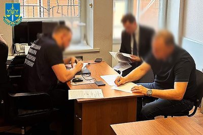 У Дніпрі за підозрою у привласненні 10,5 млн грн на закупівлях для сил оборони судитимуть чотирьох посадовців міськради У Дніпрі за підозрою у привласненні 10,5 млн грн на закупівлях для сил оборони судитимуть чотирьох посадовців міськради