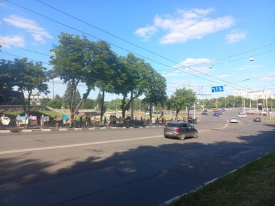 У центрі Сум сигналили автівки на підтримку військовополонених У центрі Сум сигналили автівки на підтримку військовополонених