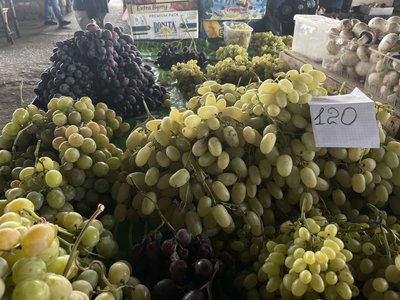 Фрукти та овочі на ринку Полтави: на що зросли та знизились ціни Фрукти та овочі на ринку Полтави: на що зросли та знизились ціни