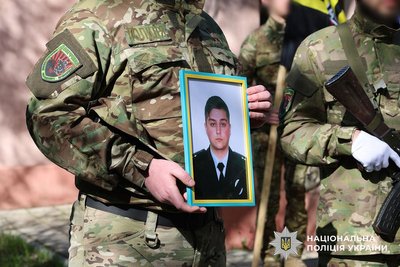 У Краматорську поховали 22-річного поліцейського з Донеччини, який загинув на фронті У Краматорську поховали 22-річного поліцейського з Донеччини, який загинув на фронті