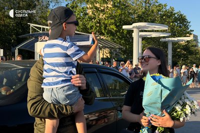 У Південному зустріли звільненого з полону захисника Миколу Пруса У Південному зустріли звільненого з полону захисника Миколу Пруса
