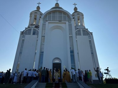 На Київщині предстоятель УПЦ Епіфаній освятив храм святого апостола Андрія Первозваного На Київщині предстоятель УПЦ Епіфаній освятив храм святого апостола Андрія Первозваного