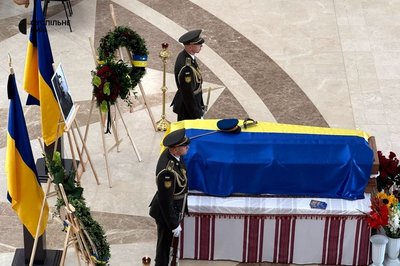 У Києві провели парастас по першому голові ОУН Євгену Коновальцю У Києві провели парастас по першому голові ОУН Євгену Коновальцю