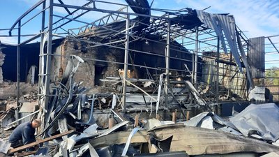 «Шахед» влучив у кабінет: у Кропивницькому російський дрон пошкодив підприємство з виготовлення пластикових вікон «Шахед» влучив у кабінет: у Кропивницькому російський дрон пошкодив підприємство з виготовлення пластикових вікон