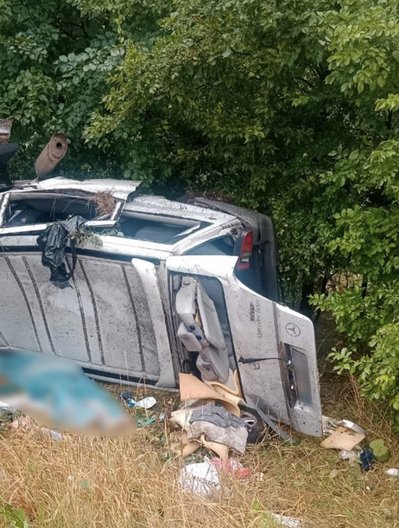На Черкащині "Мерседес" з'їхав у кювет: двоє людей загинули, ще двоє — у лікарні На Черкащині "Мерседес" з'їхав у кювет: двоє людей загинули, ще двоє — у лікарні