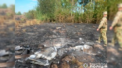 На Чернігівщині вибухотехніки поліції підірвали частину російського БпЛА, яка не здетонувала На Чернігівщині вибухотехніки поліції підірвали частину російського БпЛА, яка не здетонувала