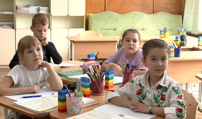 Диктанти шпигунів та кубики Блума: як школярі вчаться за новим правописом Диктанти шпигунів та кубики Блума: як школярі вчаться за новим правописом