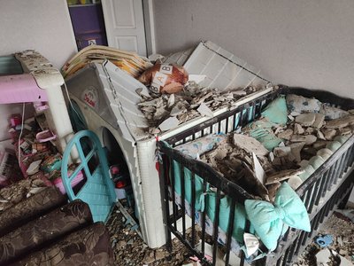 "Стеля впала прямо на колиску". Що відбувається на місці атаки РФ на Дніпро "Стеля впала прямо на колиску". Що відбувається на місці атаки РФ на Дніпро