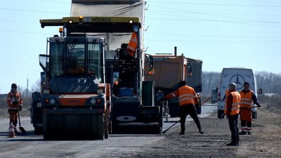 Понад 40 тисяч квадратних метрів дороги відремонтували на трасі М-21 Понад 40 тисяч квадратних метрів дороги відремонтували на трасі М-21