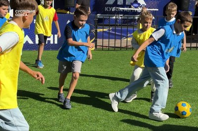 Флорбол, регбі та панна-футбол: в Одесі змагаються за вихід у фінал «Кубка акТИвні»
