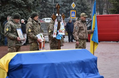 На Миколаївщині провели в останню путь бійця Павла Семенова На Миколаївщині провели в останню путь бійця Павла Семенова