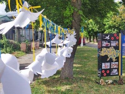 У Святогірську на Донеччині вшановують пам’ять дітей, які загинули внаслідок збройної агресії РФ проти України У Святогірську на Донеччині вшановують пам’ять дітей, які загинули внаслідок збройної агресії РФ проти України