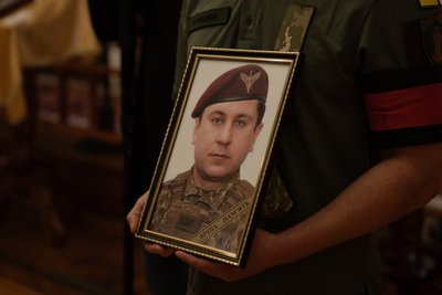 “Незламна сила духу”: у Сумах поховали стрільця-помічника гранатометника Євгена Черкаса “Незламна сила духу”: у Сумах поховали стрільця-помічника гранатометника Євгена Черкаса