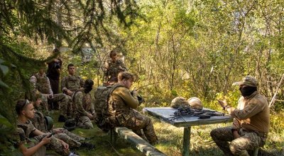 Домедична допомога, робота з БпЛА і НРК, поводження зі зброєю: у Дніпрі 140 людей пройшли молодіжний вишкіл Домедична допомога, робота з БпЛА і НРК, поводження зі зброєю: у Дніпрі 140 людей пройшли молодіжний вишкіл