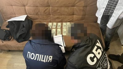 Завідувача відділення затримали на отриманні хабаря у вересні 2025 року Завідувача відділення затримали на отриманні хабаря у вересні 2025 року