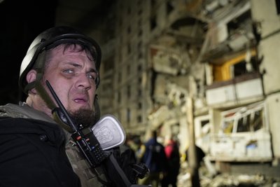Зруйнована вибухом російської авіабомби квартира у розбитій багатоповерхівці у Харкові Зруйнована вибухом російської авіабомби квартира у розбитій багатоповерхівці у Харкові