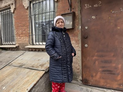 Під'їзд демонтували, газу нема. Як живуть мешканці будинку в Кривому Розі, куди торік у Святвечір влучила ракета РФ Під'їзд демонтували, газу нема. Як живуть мешканці будинку в Кривому Розі, куди торік у Святвечір влучила ракета РФ