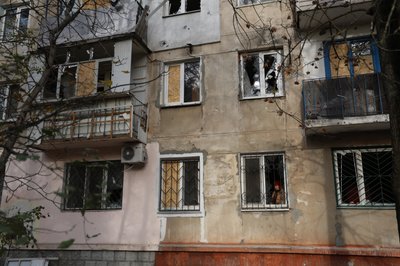 Російські військові обстріляли один з ринків Херсона Російські військові обстріляли один з ринків Херсона