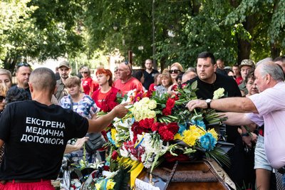 В Ужгороді попрощалися з полеглим захисником Ференцом Сімйоном В Ужгороді попрощалися з полеглим захисником Ференцом Сімйоном