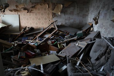 "Все гриміло, вибухи не припинялись. Не пам'ятаю такого жаху". Херсонці про масований обстріл Корабельного району "Все гриміло, вибухи не припинялись. Не пам'ятаю такого жаху". Херсонці про масований обстріл Корабельного району