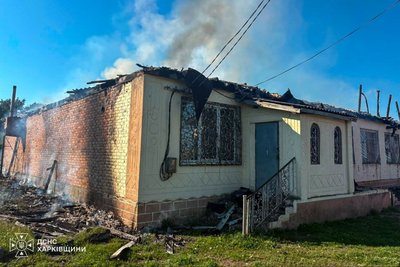 Магазин у Великому Бурлуці, який згорів після російського удару Магазин у Великому Бурлуці, який згорів після російського удару