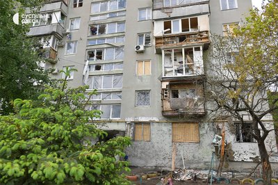 "Спочатку я виніс дитину, потім побіг гасити": мешканець багатоповерхівки про атаку РФ на Одесу 1 червня "Спочатку я виніс дитину, потім побіг гасити": мешканець багатоповерхівки про атаку РФ на Одесу 1 червня