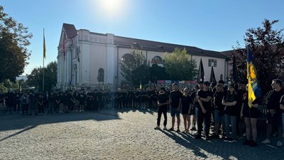 У Вінниці відбулася молебень та мирна хода у пам'ять про загиблих розвідників України У Вінниці відбулася молебень та мирна хода у пам'ять про загиблих розвідників України