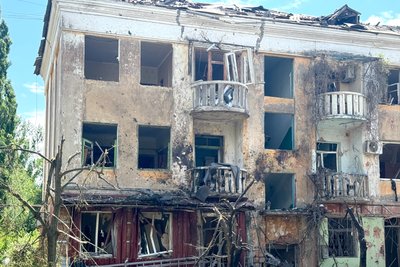 Центр Словʼянська атакували авіабомбами 13 червня: відомо про поранених Центр Словʼянська атакували авіабомбами 13 червня: відомо про поранених