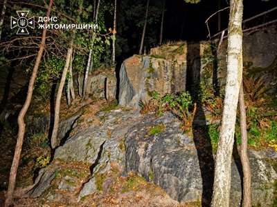 На Житомирщині жінка впала з висоти близько 10 метрів: що відомо На Житомирщині жінка впала з висоти близько 10 метрів: що відомо