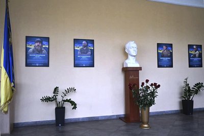 У Житомирському музичному коледжі відкрили Простір пам'яті загиблих на війні випускників У Житомирському музичному коледжі відкрили Простір пам'яті загиблих на війні випускників