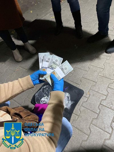 Пропонувала експрокурору Одещини закрити справу через родича у САП: в Одесі на 10 років засудили жінку Пропонувала експрокурору Одещини закрити справу через родича у САП: в Одесі на 10 років засудили жінку