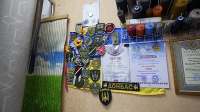 Шиє для фронту в пам’ять про сина: у Вінниці мати загиблого воїна продовжує його справу Шиє для фронту в пам’ять про сина: у Вінниці мати загиблого воїна продовжує його справу