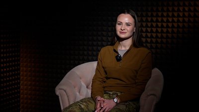 Змінила мистецтво на службу: історія офіцерки 14 бригади "Червоної Калини" на псевдо "Дейнеріс" Змінила мистецтво на службу: історія офіцерки 14 бригади "Червоної Калини" на псевдо "Дейнеріс"