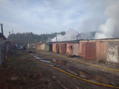 "Чутно було, що вибухали баки з машин". Очевидці розповіли про удар в Охтирці "Чутно було, що вибухали баки з машин". Очевидці розповіли про удар в Охтирці