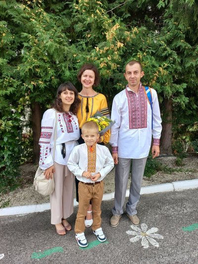 Костянтин Костюк, вишиванки, сім'я у вишиванках