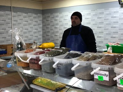 "Відкрийте і скоштуйте!": на Миколаївщині чоловік робить консервацію для військових "Відкрийте і скоштуйте!": на Миколаївщині чоловік робить консервацію для військових