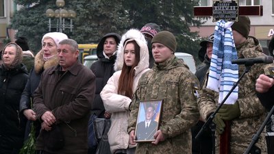 У Рівному попрощалися із загиблим 20-річним бійцем Богданом Дзедзелею